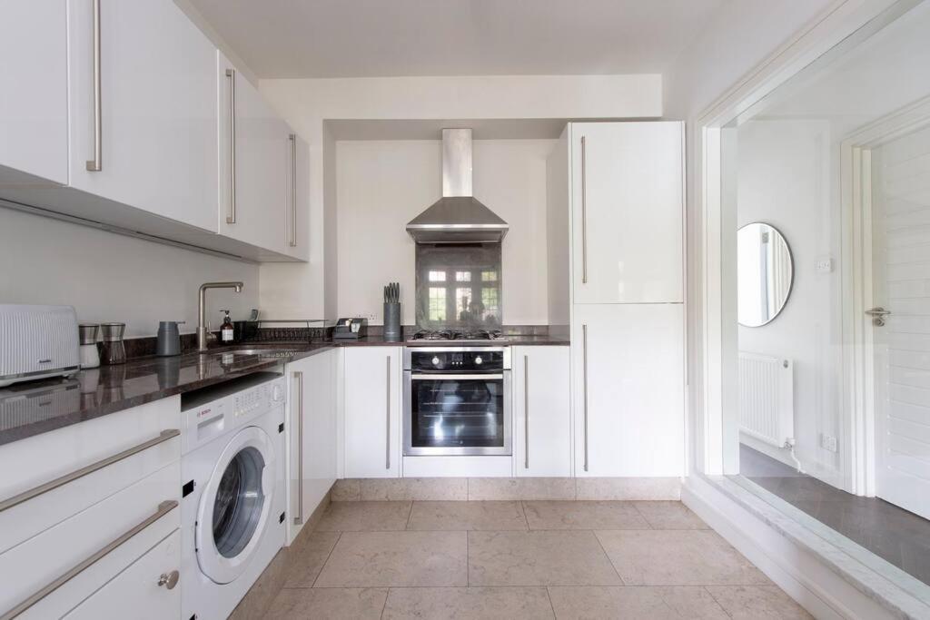 2 Bedroom Modern Urban Sanctuary 1Cc - Cherrydeal 런던 외부 사진