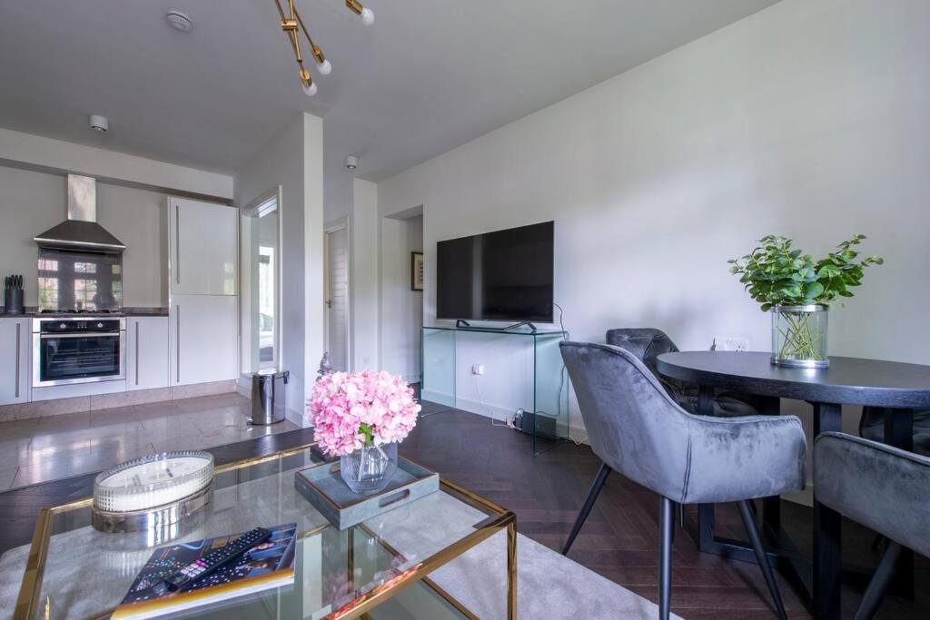 2 Bedroom Modern Urban Sanctuary 1Cc - Cherrydeal 런던 외부 사진