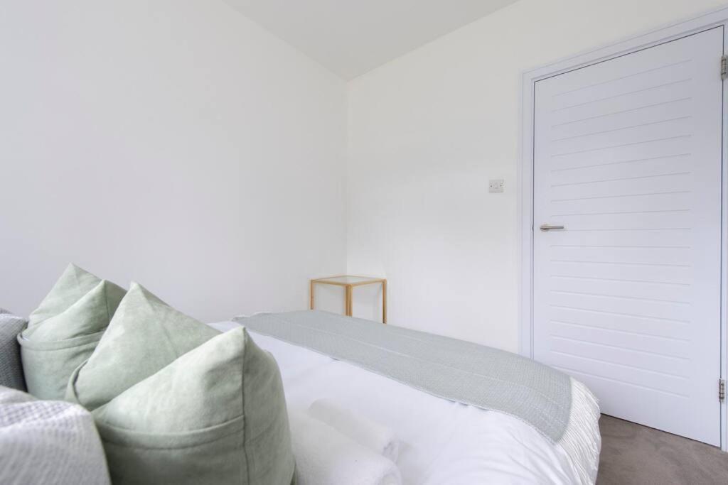 2 Bedroom Modern Urban Sanctuary 1Cc - Cherrydeal 런던 외부 사진